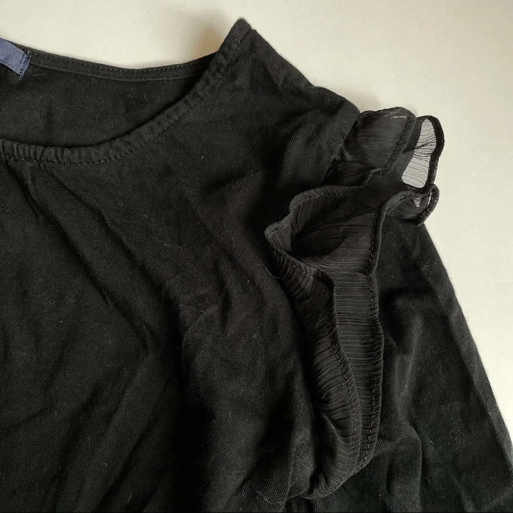 Gap ruffle tee